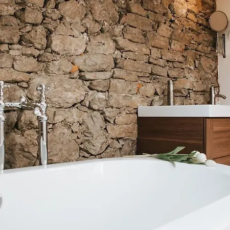 Casa Di Volce - 1801 Stone House 톨민